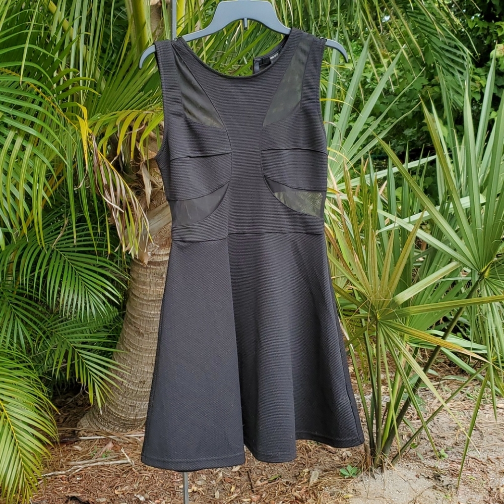 Sexy Black Dress with mess peek a boo waist